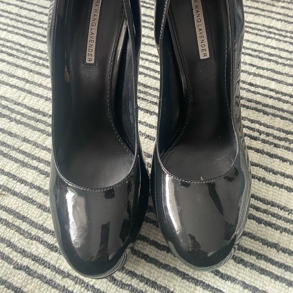 Vera Wang Lavender pumps